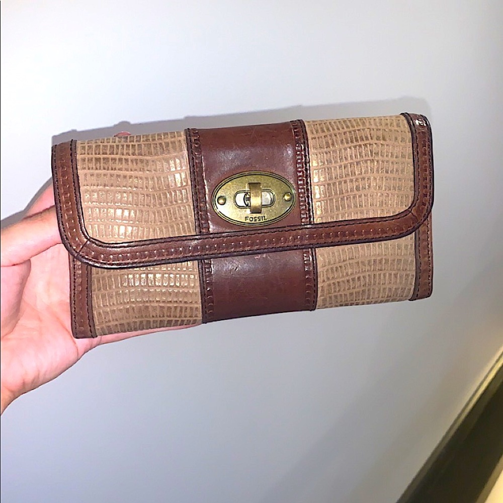 Vintage Fossil Wallet Turn Lock Excellent Quality